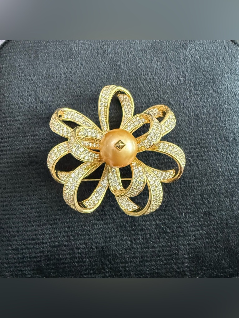 11.6mm South Sea Golden Pearl Chrysanthemum Brooch Pin